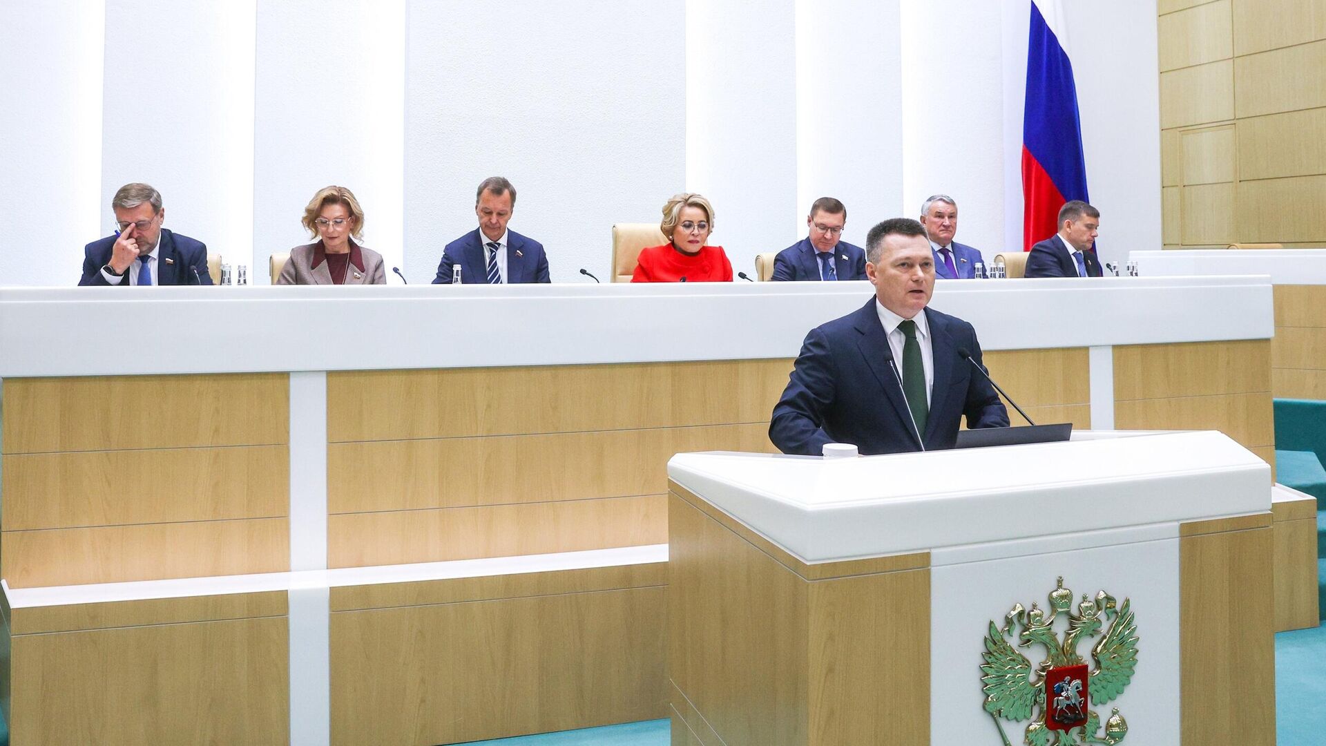 Глава Верховного суда Игорь Краснов выступает на первом заседании осенней сессии Совета Федерации - РИА Новости, 1920, 24.09.2025