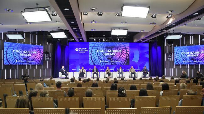 Круглый стол Как увидеть за фасадом инженерную мысль и архитектурную идею состоялся в рамках проекта Обогнавшие время в Москве в Международном мультимедийном пресс-центре Россия сегодня. 
Участники: Мария Нащокина, Петр Панухин, Ольга Галактионова, Армен Казарян, Рустам Рахматуллин, Артем Буфтяк.