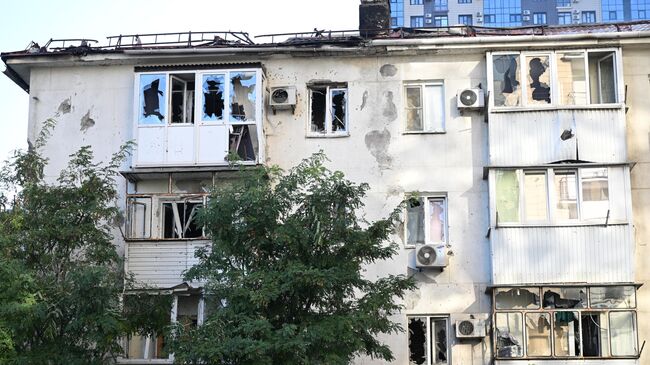 Дом в центре Новороссийска, поврежденный вследствие ударов дронов со стороны ВСУ