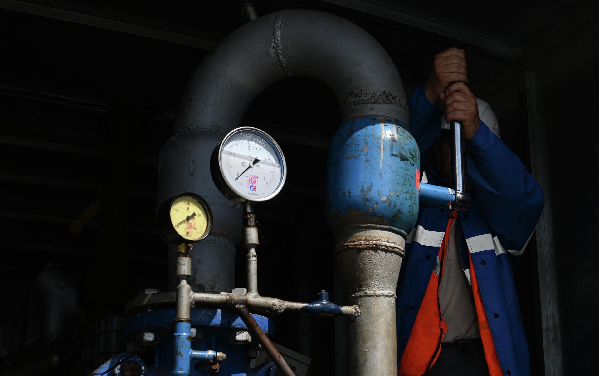 Гидравлические испытания тепловых сетей Гидравлические испытания тепловых сетей - РИА Новости, 1920, 25.09.2025