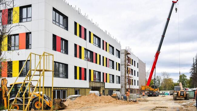 Готовность новой школы в подмосковных Химках составляет 80% Готовность новой школы в подмосковных Химках составляет 80%