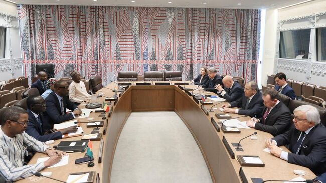 Глава МИД РФ Сергей Лавров проводит встречу с главами МИД Конфедерации государств Сахеля на полях мероприятий недели высокого уровня 80-й сессии Генеральной Ассамблеи ООН. 24 сентября 2025