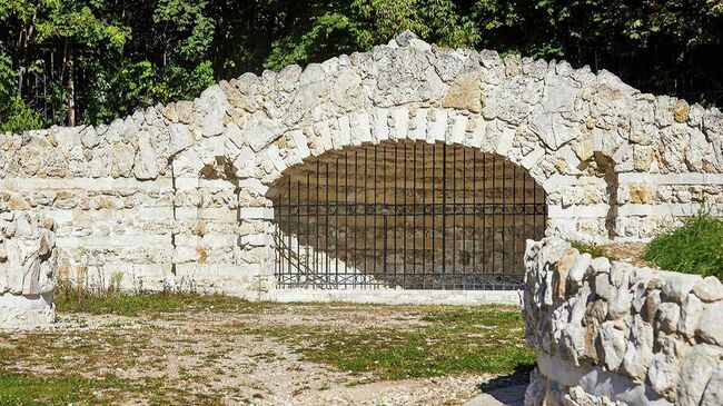 Грот усадьбы Кузьминки в Москве