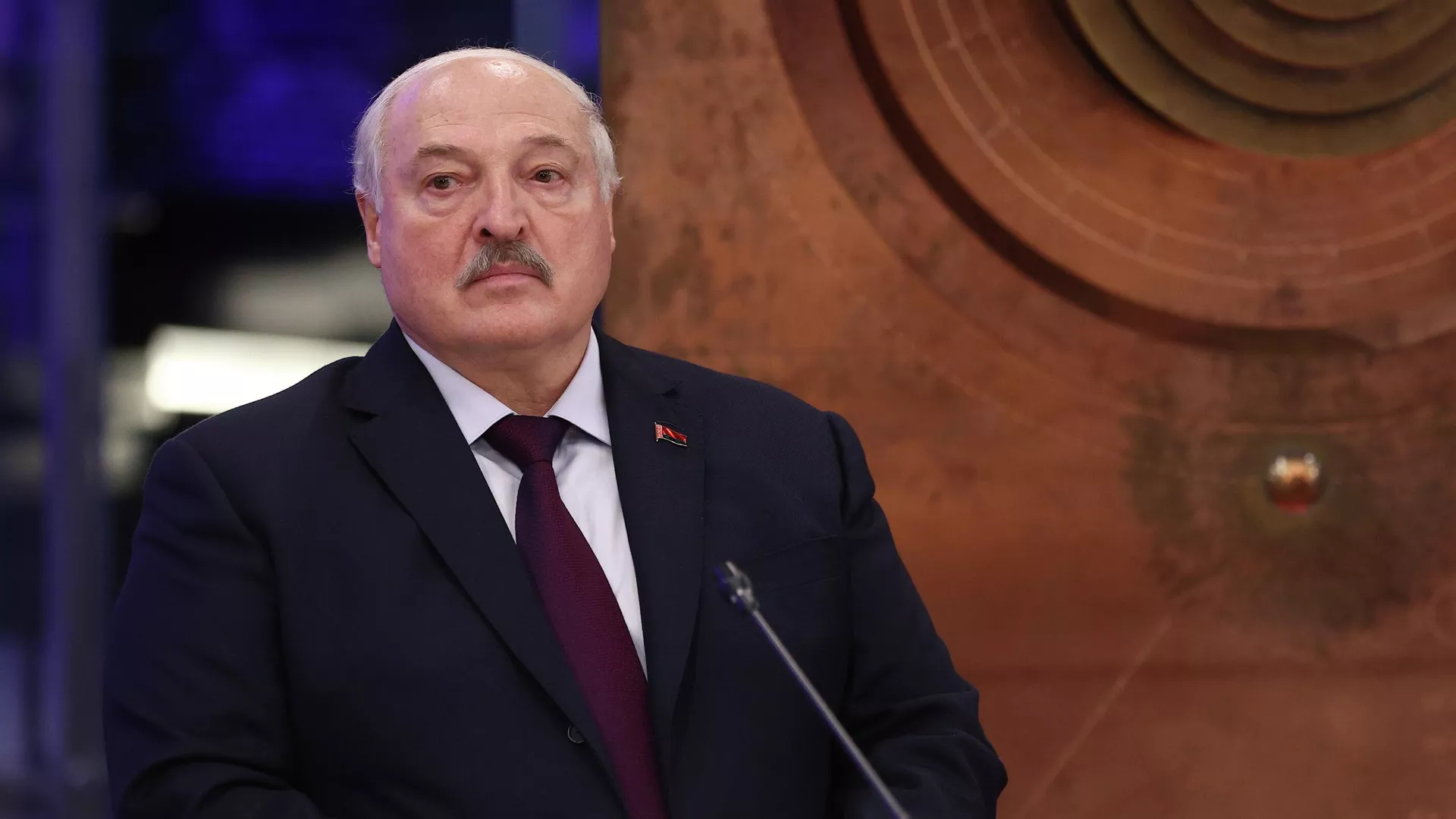Александр Лукашенко на пленарном заседании международного форума Мировая атомная неделя на ВДНХ - РИА Новости, 1920, 26.09.2025