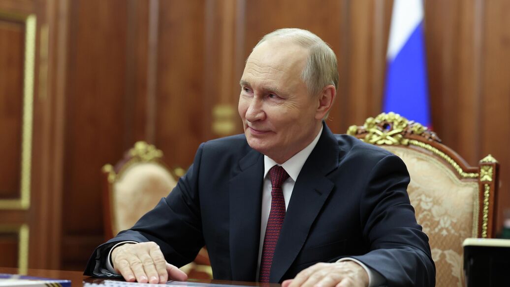 Путин исполнил новогодние желания детей, которые обратились на прямую линию