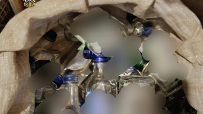 Алкоголь, обнаруженный при проверке по факту отравления нескольких жителей Сланцевского района