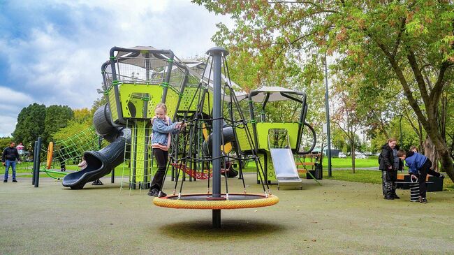 Игровой комплекс в стиле панда-парка у Беловежского пруда в Можайском районе в Москве