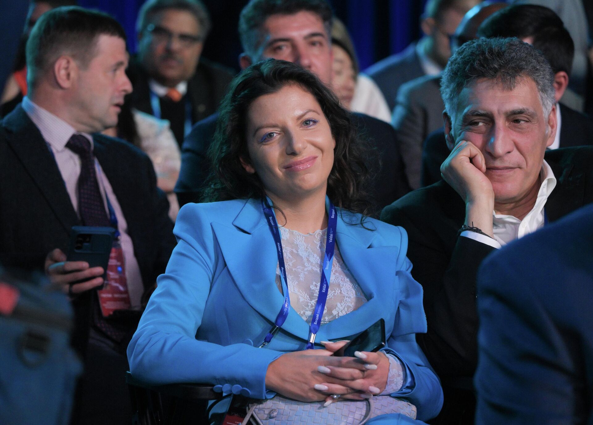 Главный редактор телеканала RT и медиагруппы Россия сегодня Маргарита Симоньян и режиссер, телеведущий Тигран Кеосаян  Главный редактор телеканала RT и медиагруппы Россия сегодня Маргарита Симоньян и режиссер, телеведущий Тигран Кеосаян  - РИА Новости, 1920, 26.09.2025