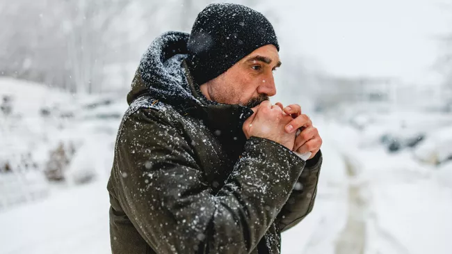 Замерзший человек