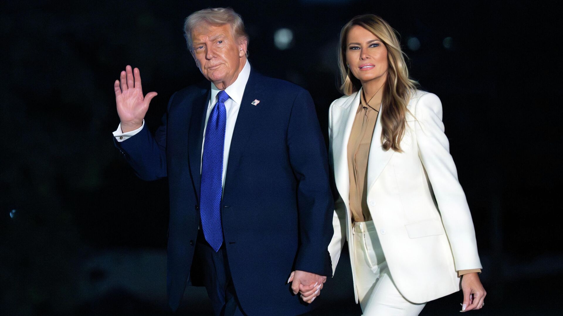 Дональд Трамп с супругой Меланьей Трамп - РИА Новости, 1920, 13.12.2025
