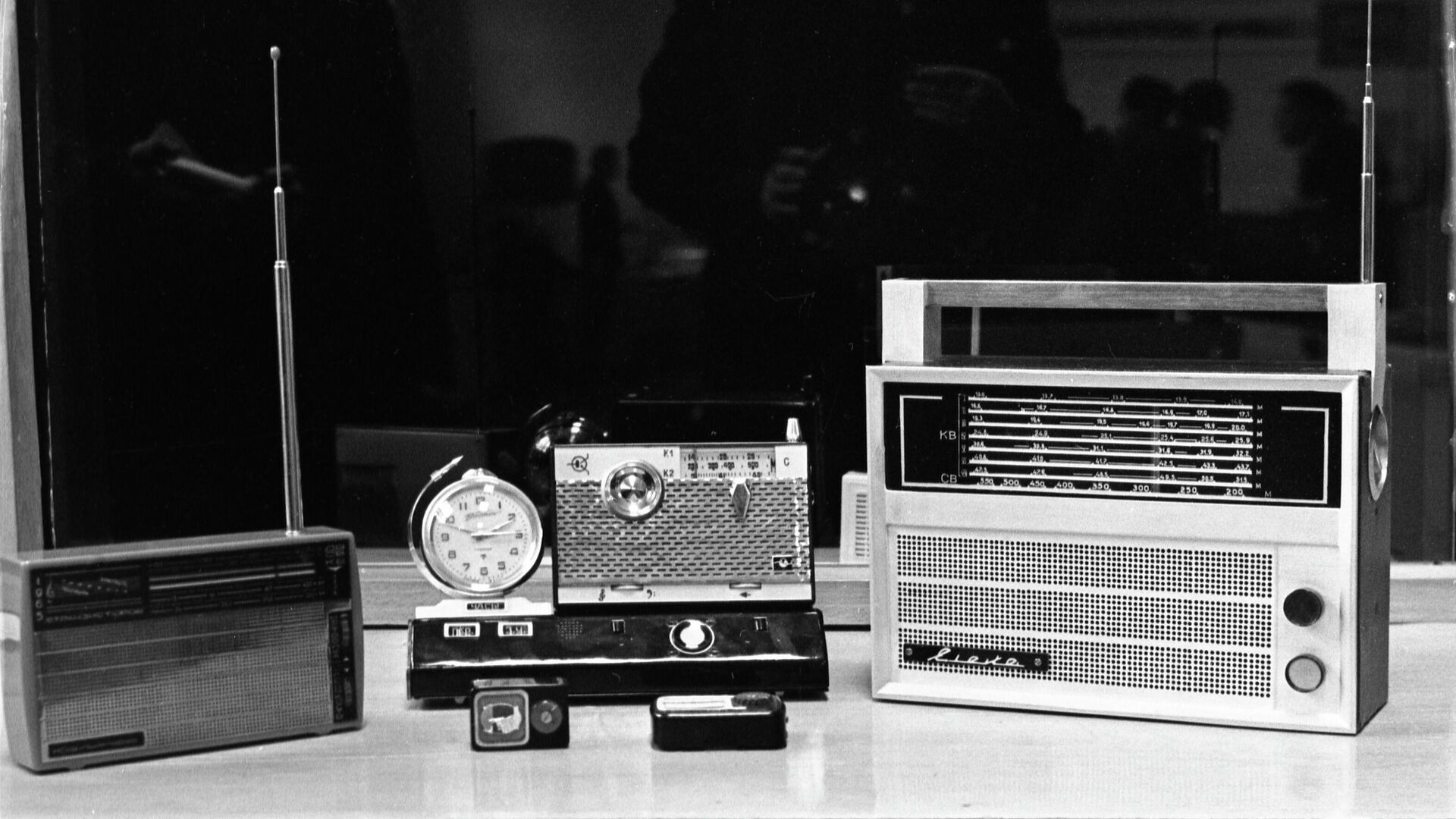 Миниатюрные транзисторные приемники Миниатюрные транзисторные приемники - РИА Новости, 1920, 26.09.2025