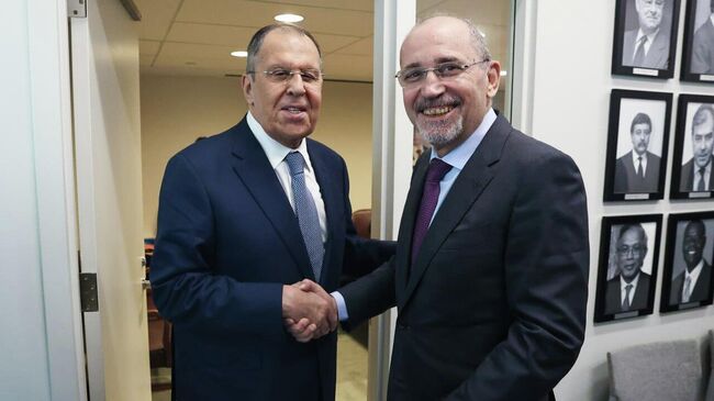 Глава МИД РФ Сергей Лавров и глава МИД Иордании Айман Сафади во время встречи на полях мероприятий недели высокого уровня Генеральной Ассамблеи ООН