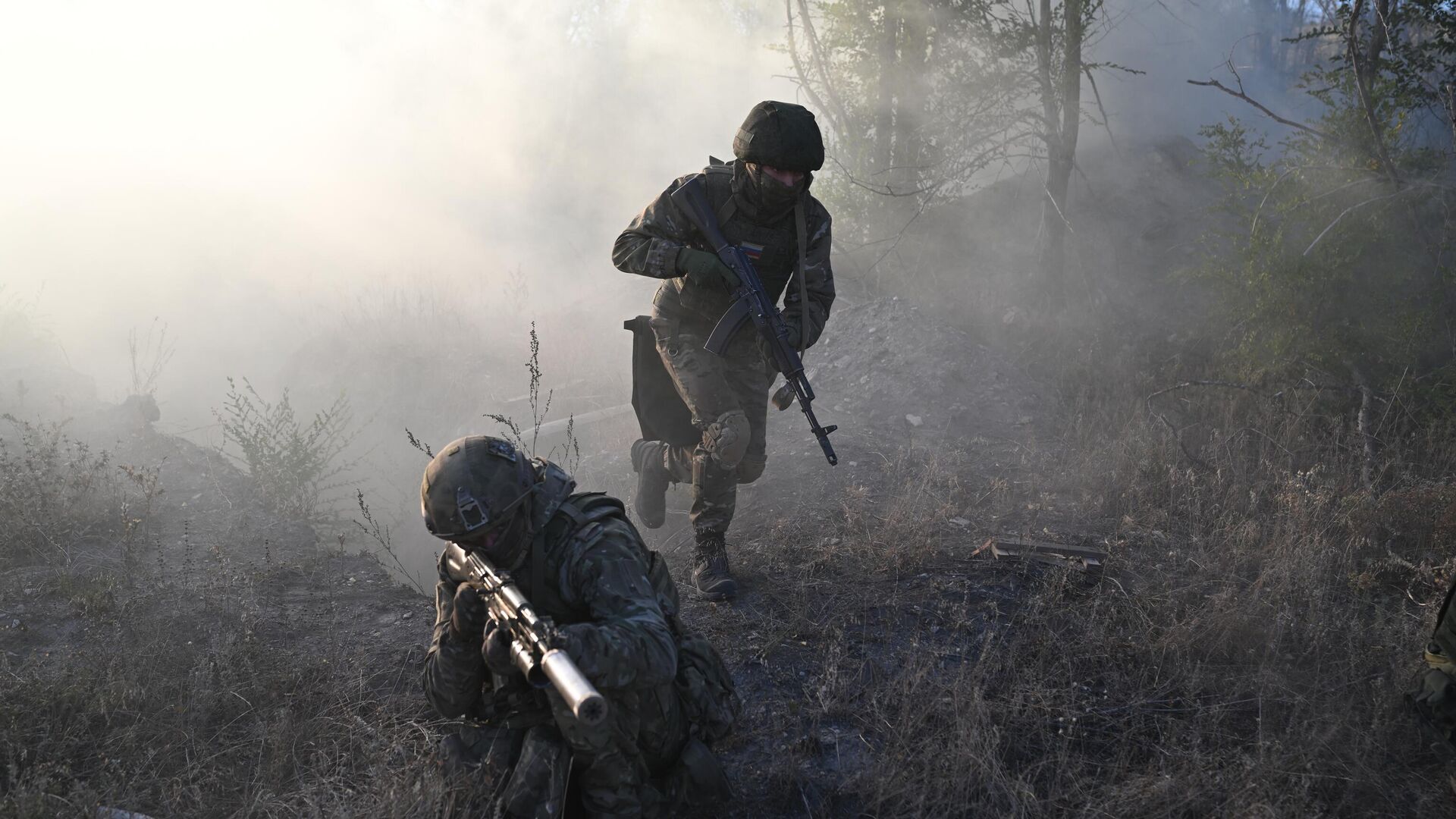 Военнослужащие ВС РФ в зоне проведения СВО Военнослужащие ВС РФ в зоне проведения СВО - РИА Новости, 1920, 13.10.2025