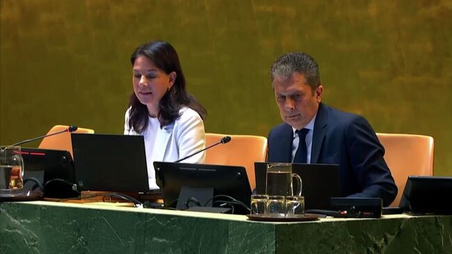 Момент выключения микрофона у Анналены Бербок на заседании ООН