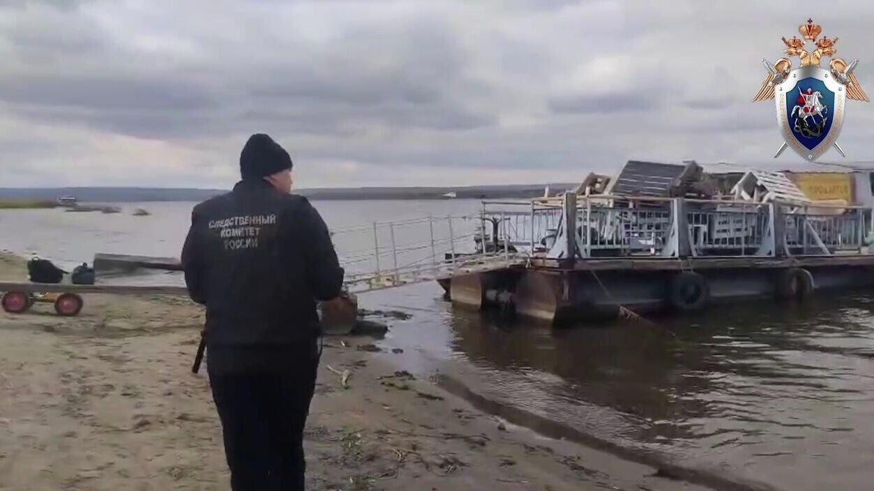 Маломерное судно и баржа столкнулись на Волге в Самарской области - РИА Новости, 1920, 28.09.2025