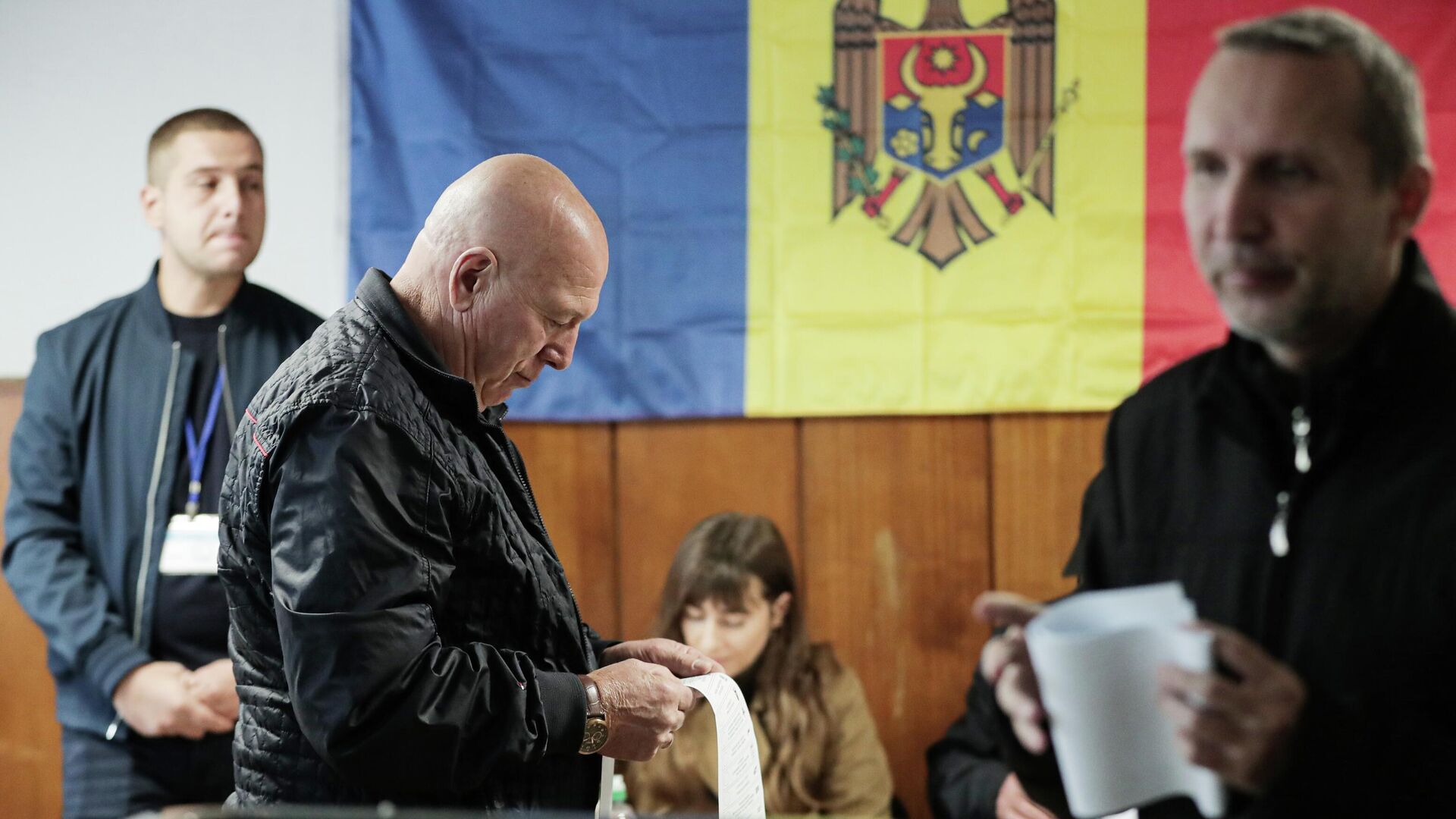 Оппозиция побеждает на выборах внутри Молдавии