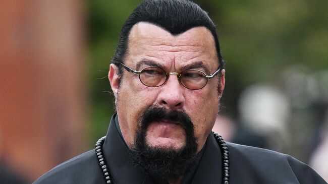 Специальный представитель МИД России по вопросам российско-американских гуманитарных отношений, актер, кинопродюсер Стивен Сигал