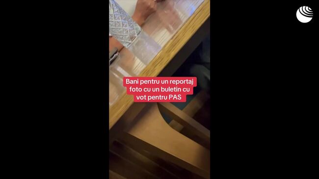 Кадры как неизвестный якобы предложил 50 евро за бюллетень, отмеченный в пользу кандидата на первой строчке