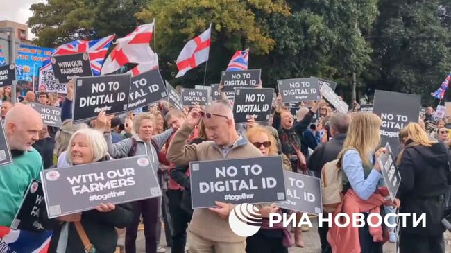 Протесты в Ливерпуле против планов властей ввести обязательные цифровые удостоверения личности