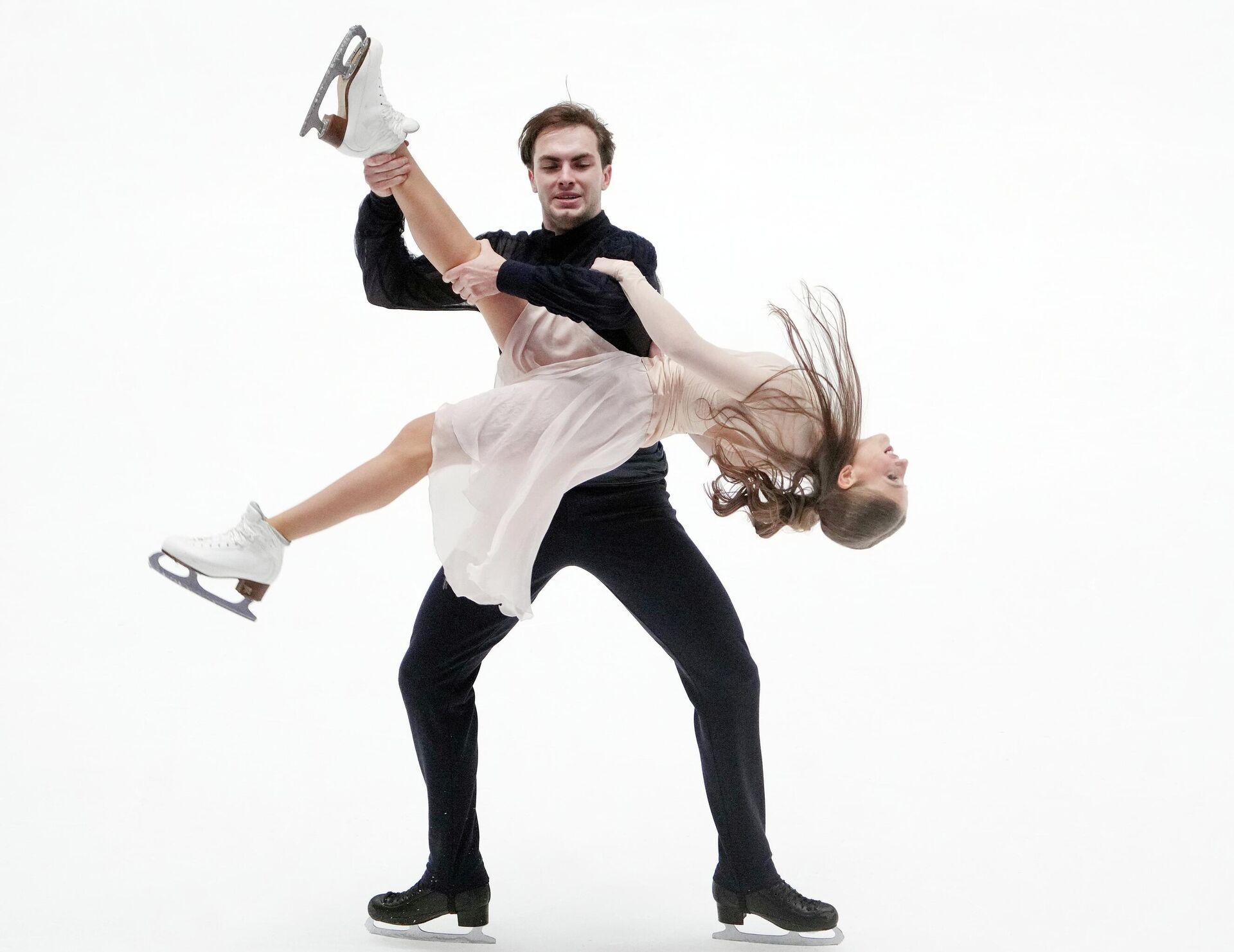 Василиса Кагановская и Максим Некрасов - РИА Новости, 1920, 28.09.2025