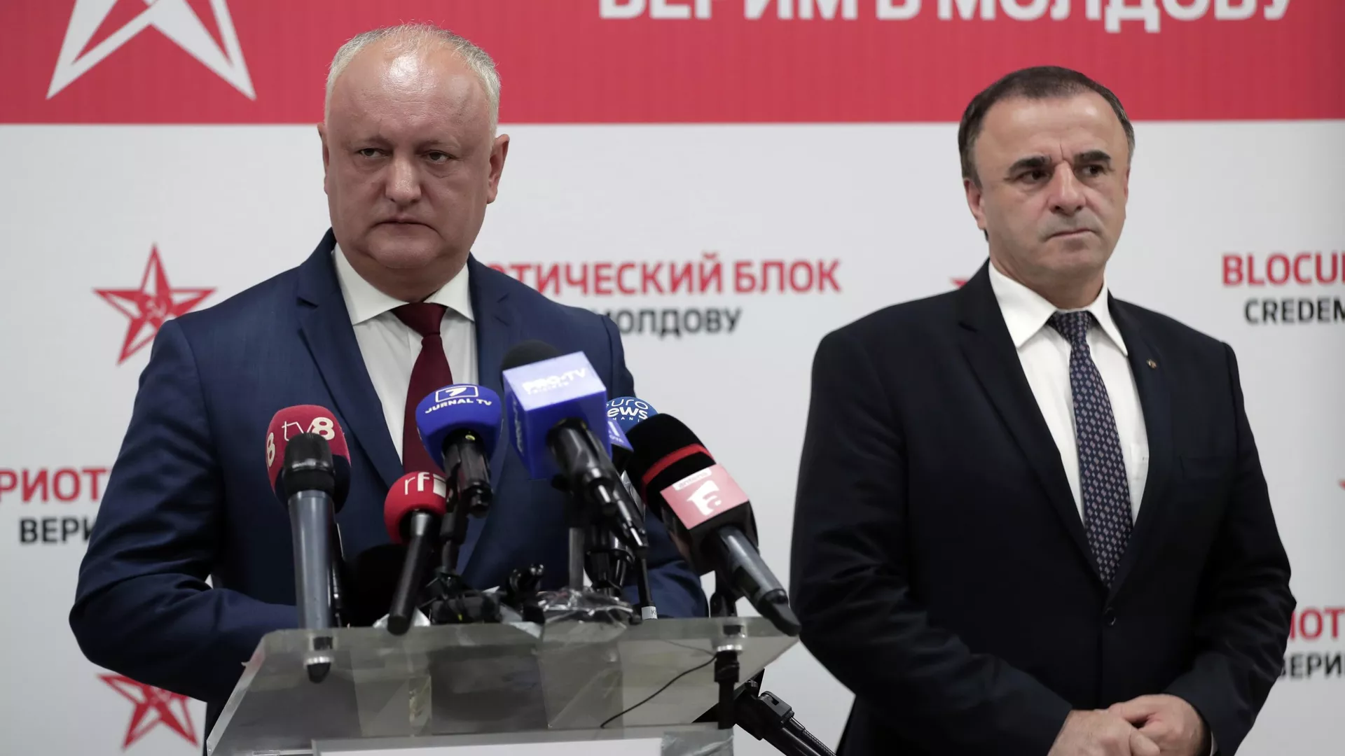 Pemimpin Blok Patriotik Oposisi: Ketua Partai Sosialis Republik Moldova Igor Dodon dan pemimpin partai oposisi, masa depan Moldova Vasily Tarlev pada briefing setelah penutupan stasiun pemungutan suara - Ria Novosti, 1920, 09/29/2025