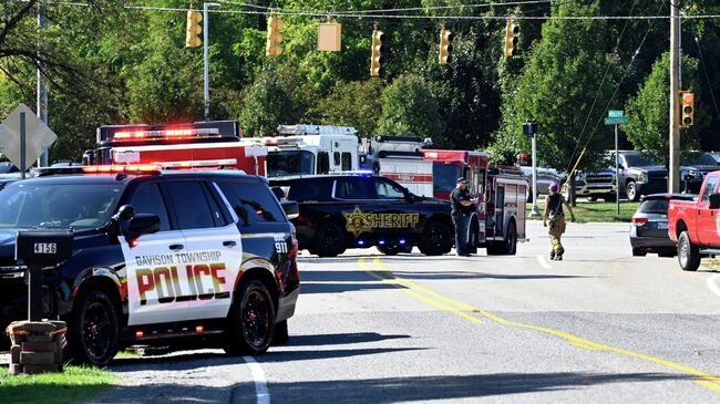 Экстренные службы на месте стрельбы в церкви мормонов в городе Гранд-Бланк, штат Мичиган