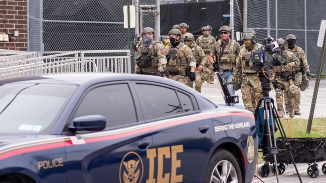 Cотрудники иммиграционной полиции США