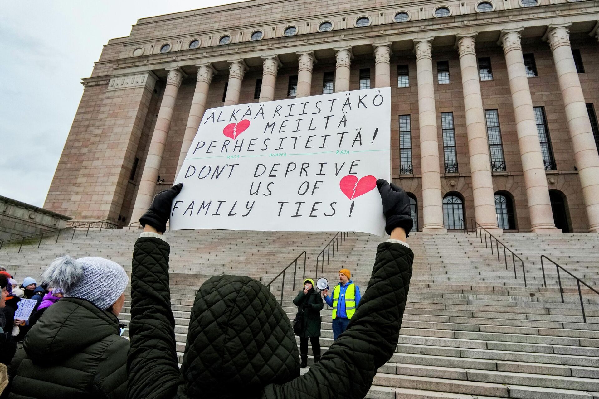 Протест против закрытия пунктов пропуска на границе с Россией в Хельсинки, Финляндия - РИА Новости, 1920, 18.12.2025