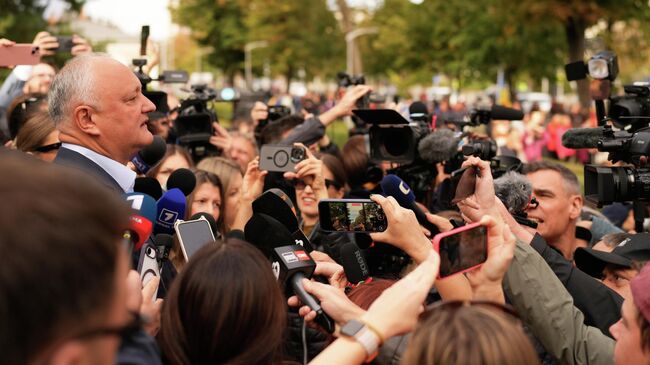 Бывший президент Молдовы Игорь Додон во время акции протеста в Кишиневе