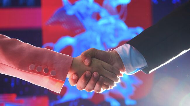 Деловое рукопожатие