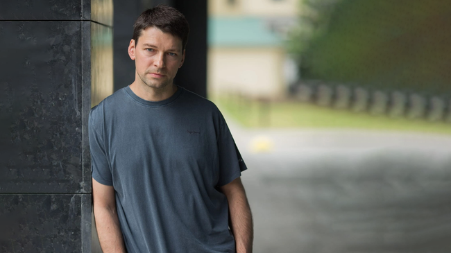 Актер Даниил Страхов