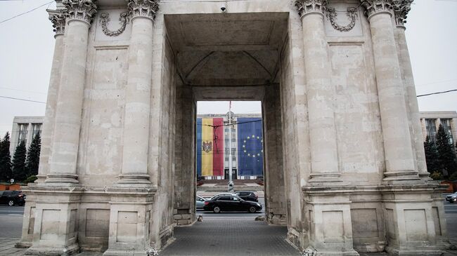 Флаги Молдавии и ЕС в Кишиневе