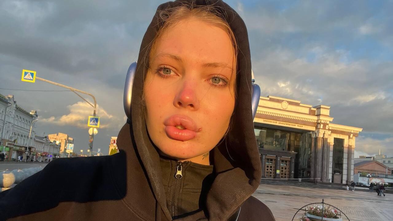 Мен әйелімді топтық жыныстық қатынасқа түсірдім.