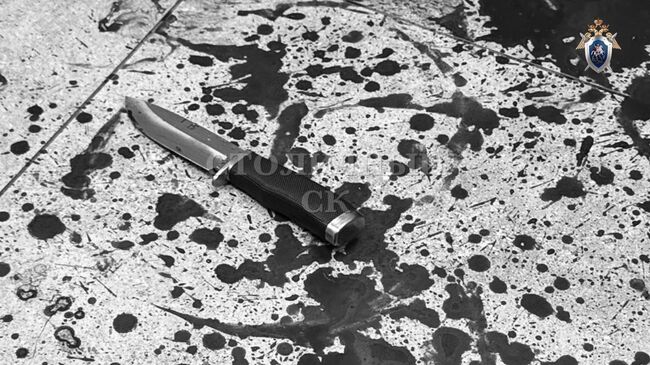 Нож на месте убийства в помещении отделения банка, расположенного на улице Автозаводской в городе Москве