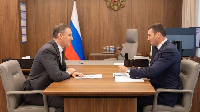 Вице-премьер, зампред правительства РФ Дмитрием Патрушевым и губернатор Хабаровского края Дмитрий Демешин Вице-премьер, зампред правительства РФ Дмитрием Патрушевым и губернатор Хабаровского края Дмитрий Демешин