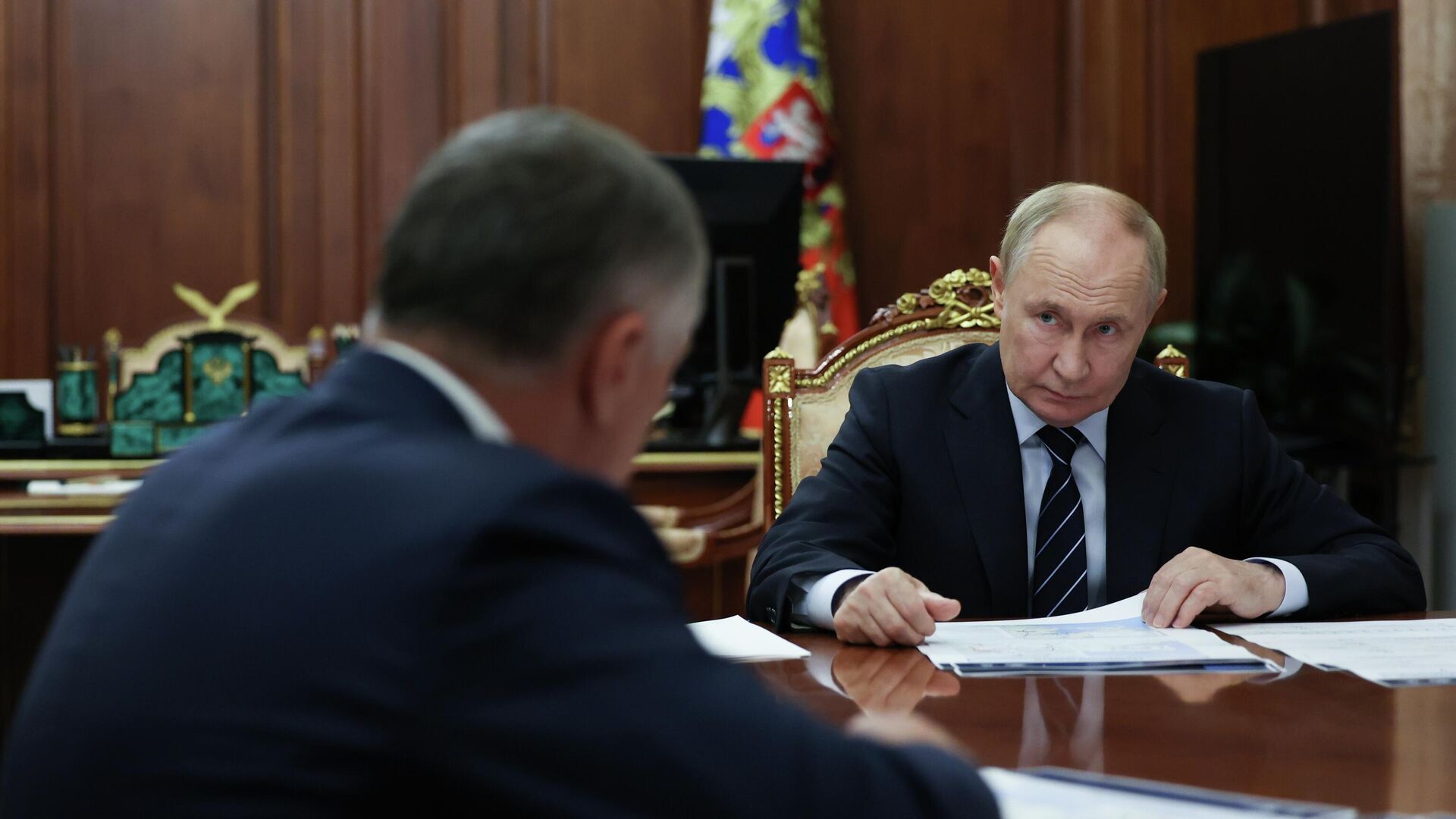 Президент Владимир Путин встретился с вице-премьером РФ Маратом Хуснуллиным - РИА Новости, 1920, 30.09.2025