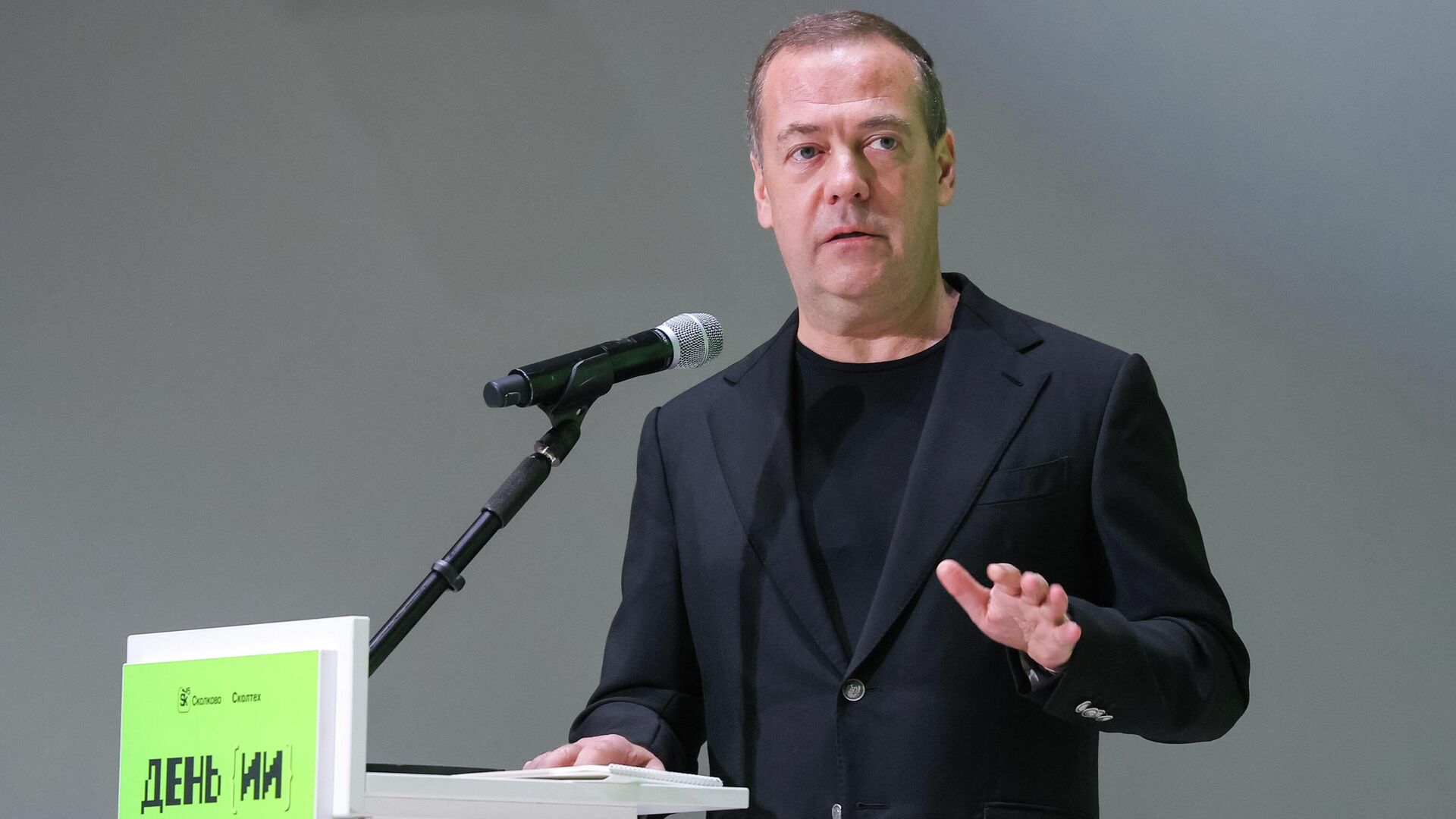 Медведев назвал значимым вклад RT в реализацию патриотических проектов