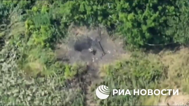 Российские военнослужащие развернули флаги РФ в различных частях освобожденного Кировска в ДНР