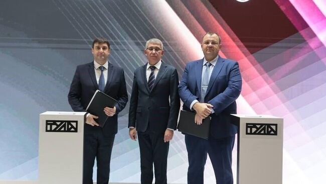 Губернатор Тульской области Дмитрий Миляев на выставке ИННОПРОМ-Беларусь