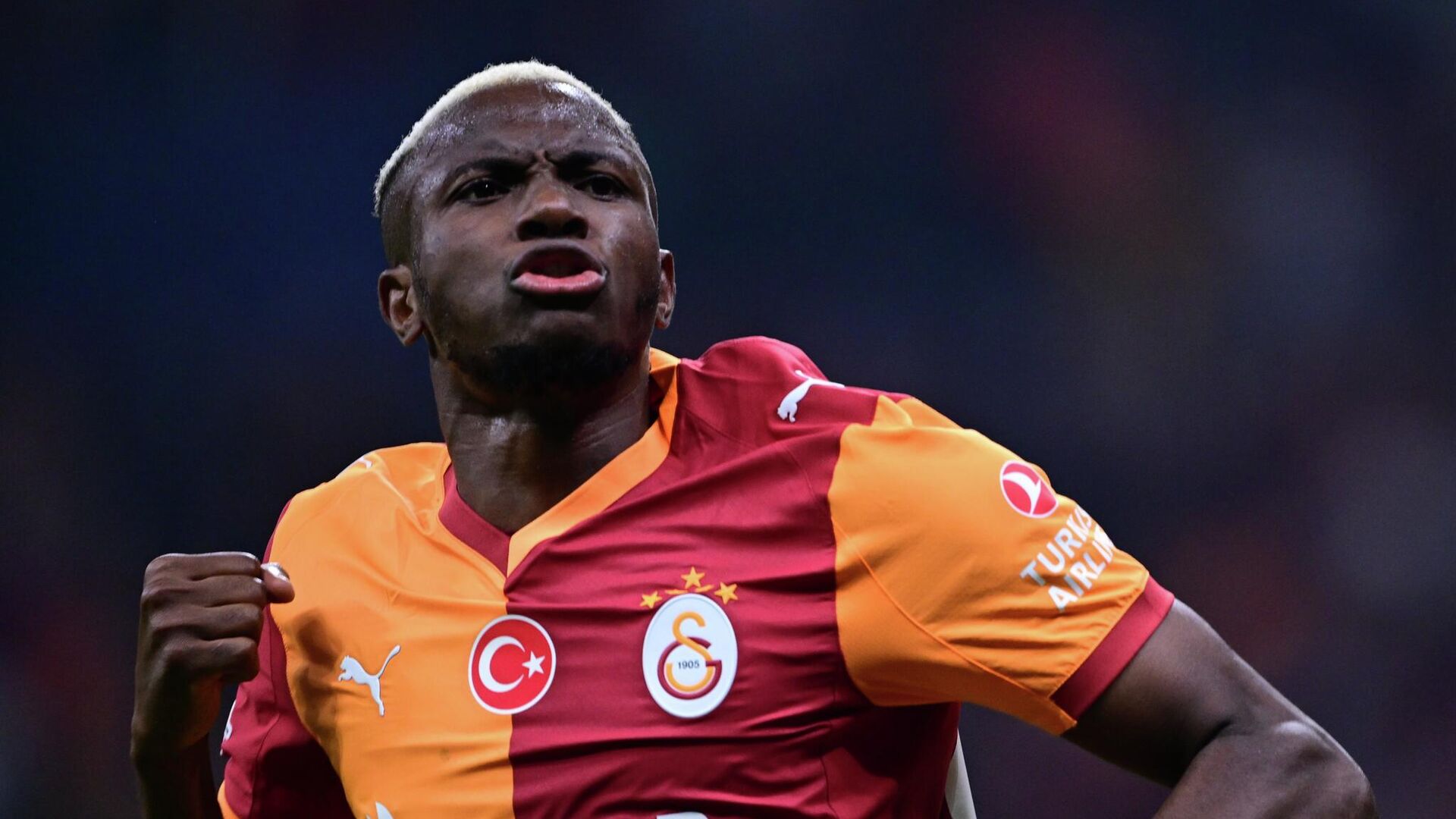Нападающий турецкого футбольного клуба Галатасарай Виктор Осимхен - РИА Новости, 1920, 01.10.2025