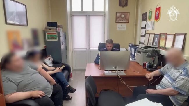 Следственные мероприятия с потерпевшими и подозреваемым. Кадр оперативного видео