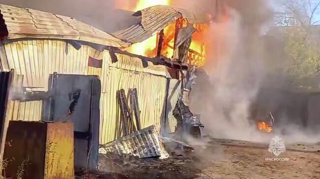Пожар в кафе в городе Канаше. Кадр видео
