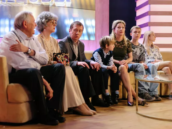 Кадр из сериала Кузнецовы