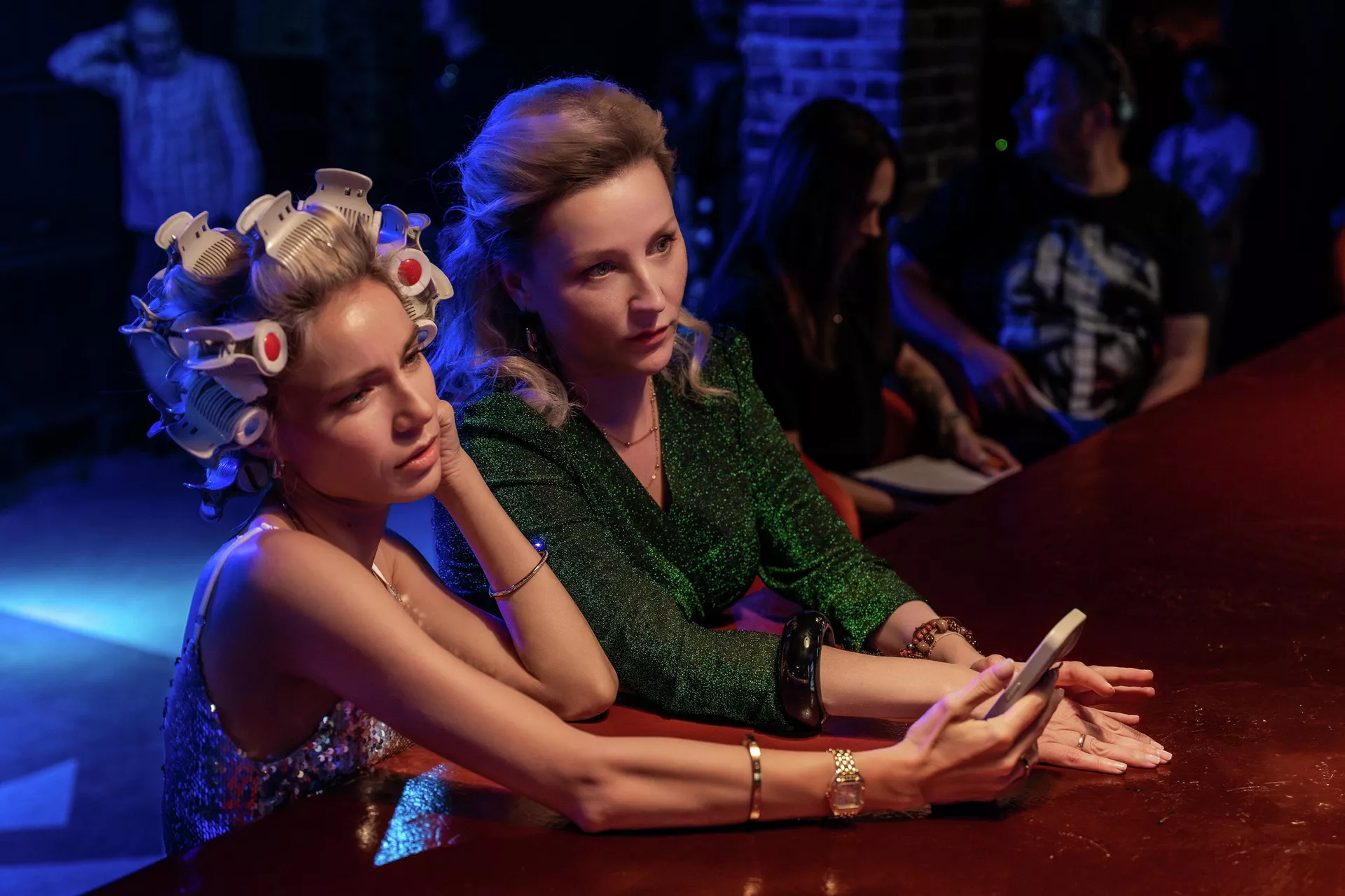 Кадр из сериала Кузнецовы