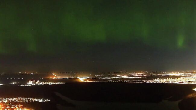 Северное сияние в небе над Петербургом