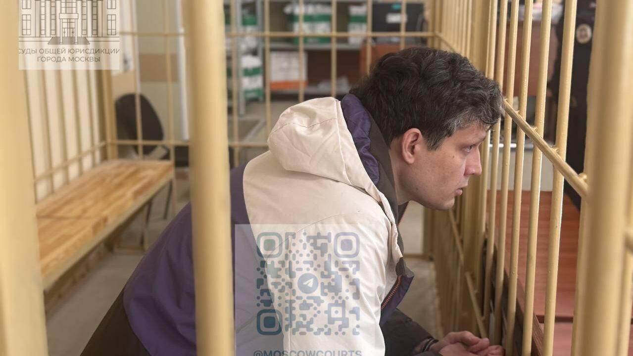 Константин Топоров, обвиняемый в убийстве в столичном банке, в Чертановском районном суде города Москвы - РИА Новости, 1920, 01.10.2025