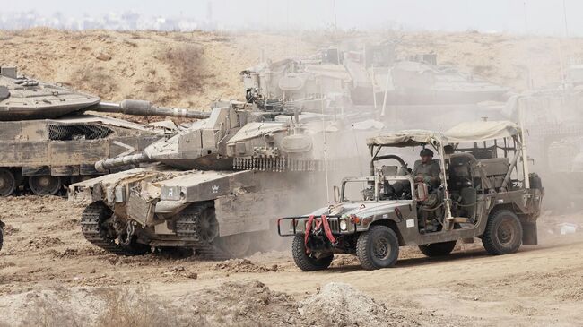 Израильская военная техника в районе границы с сектором Газа