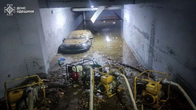 Последствия подтопления в Одессе на юге Украины