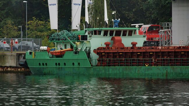 Грузовое судно Scanlark, задержанное по подозрению в якобы разведывательной деятельности с помощью беспилотника, в Киле, Германия