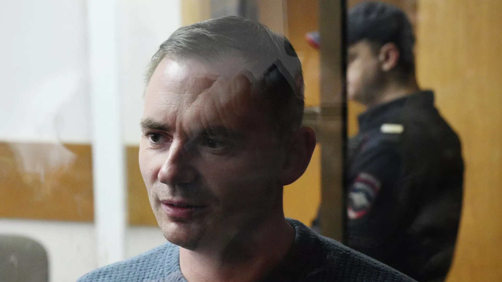 Бывший депутат Московской городской думы Максим Круглов*, обвиняемый в распространении заведомо ложной информации о действиях Вооруженных Сил РФ, в Замоскворецком суде - РИА Новости, 1920, 17.10.2025